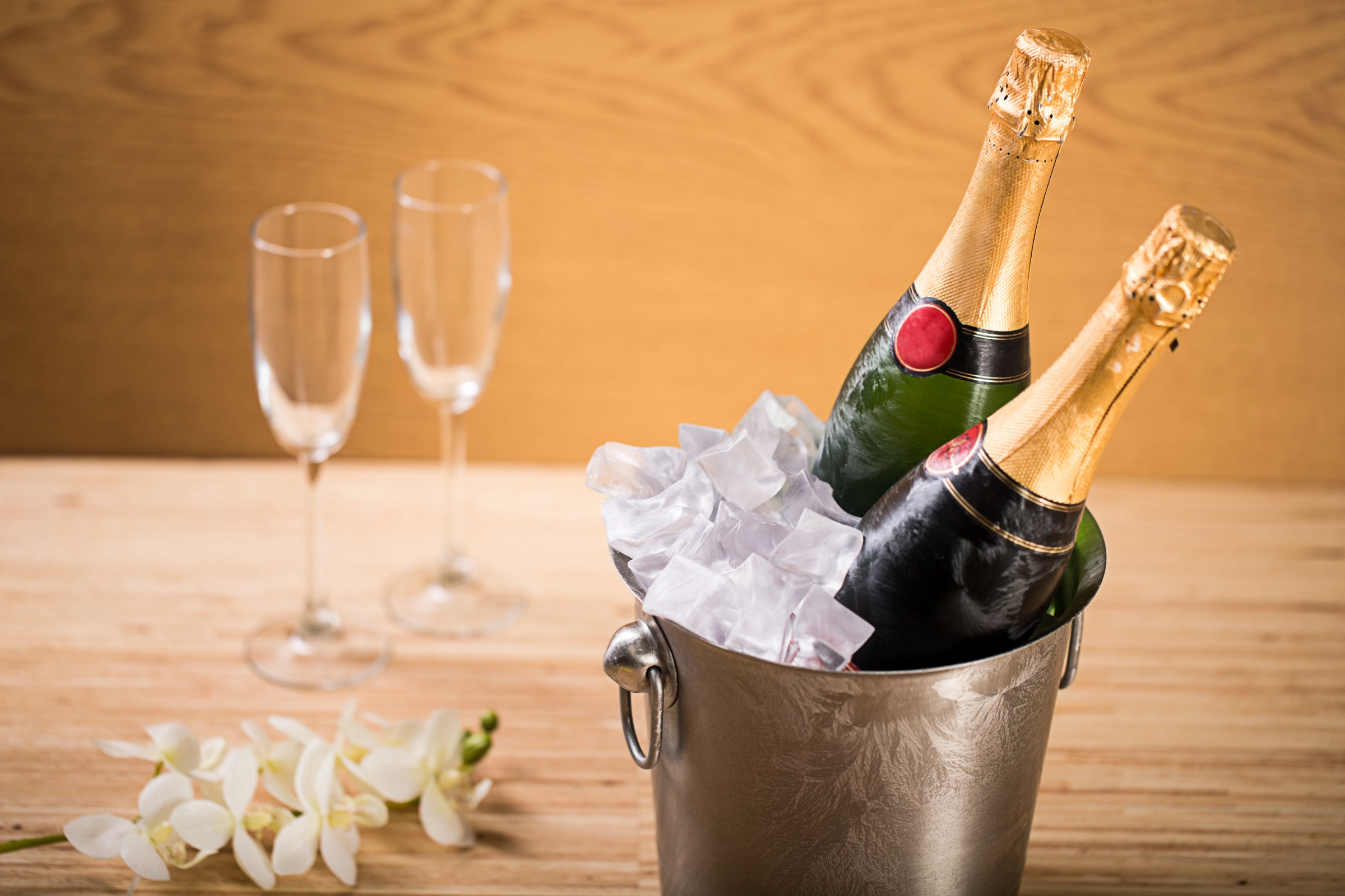 how to paint a champagne bottle